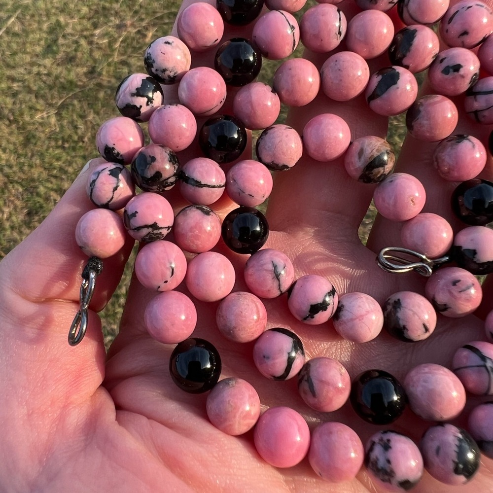 Semi precious stone necklace long 25.5” pink black - Picture 7 of 11